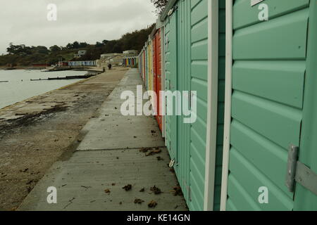 Cabines de plage,colwey,bay,eau douce île de Wight Banque D'Images