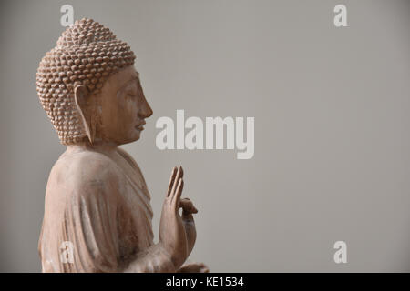 Bouddhas en bois sculpté à la main faite au Laos en Asie du sud-est Banque D'Images