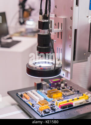 Robotic machine vision system in factory,automated scanning. Banque D'Images