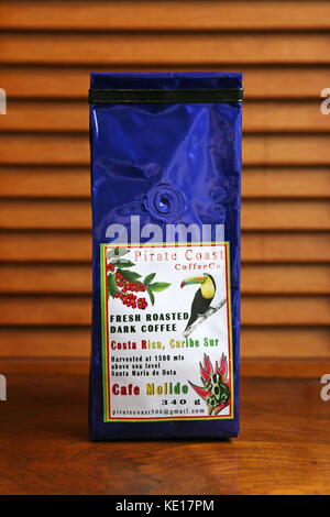 "Pirate Coast' café cultivés localement, province de Limón, mer des Caraïbes, le Costa Rica, Amérique Centrale Banque D'Images