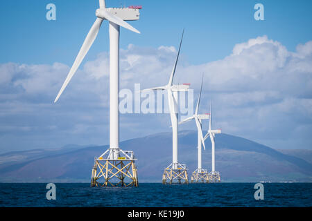 Sur les turbines éoliennes offshore d'Ormonde près de Barrow-in-Furness, qui est exploité par le géant de l'énergie suédois, Vattenfall. Banque D'Images