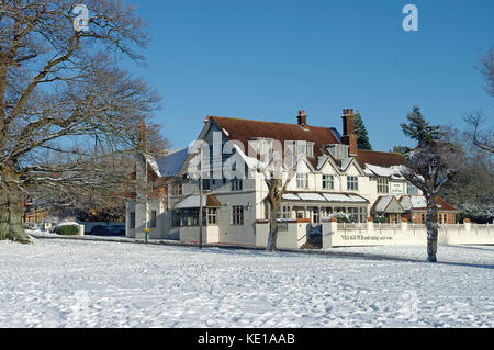 Main et sceptre public house, southborough,Kent dans la neige Banque D'Images