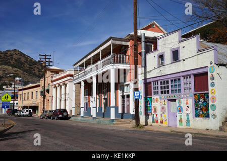 9 décembre 2015 bisbee, Arizona, USA : victorian bâtiments dans le centre-ville historique de l'ancienne ville minière de cuivre Banque D'Images