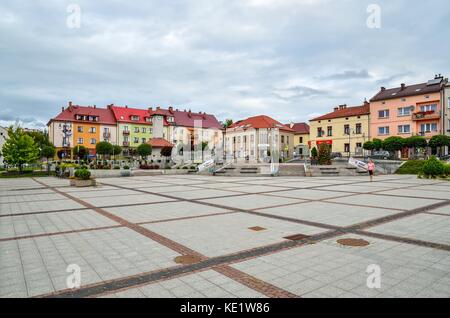 TRZEBINIA, POLOGNE - 19 AOÛT 2017 : bâtiments colorés sur le marché de Trzebinia, Pologne. Banque D'Images