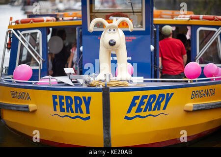 Waterfront ferry boats Bristol city centre Banque D'Images