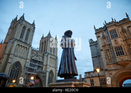 Statue de réformateur indien Raja Rammohun Roy à la cathédrale de Bristol Bristol city centre Banque D'Images