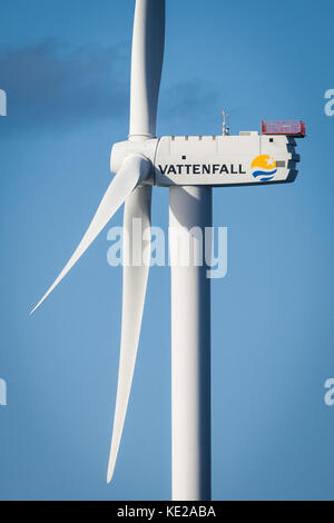 Sur les turbines éoliennes offshore d'Ormonde près de Barrow-in-Furness, qui est exploité par le géant de l'énergie suédois, Vattenfall. Banque D'Images