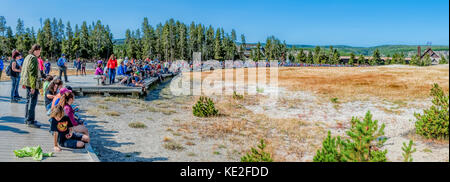 22 août 2017 - Old Faithful gyeser in Yellowstone National Park Banque D'Images