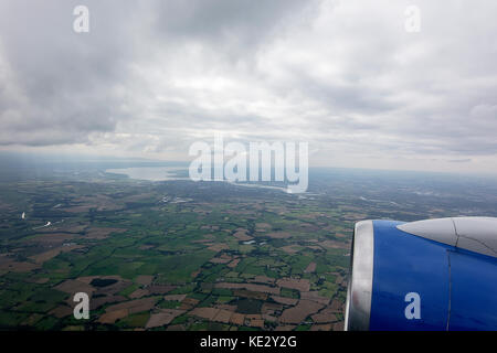 À partir de la fenêtre - Coucher de soleil sur l'Espagne comme vu de voyage en avion Banque D'Images