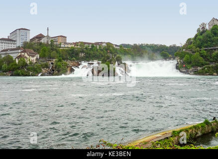 Autour de chutes du Rhin Neuhausen am Rheinfall près de Schaffhausen en suisse Banque D'Images