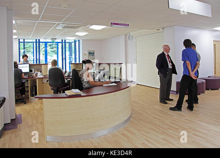 Hall d'entrée de l'hôpital Purley War Memorial récemment rénové dans le sud de Londres, Royaume-Uni Banque D'Images