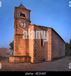 Sveti roko église près de omis dans la matinée, la Dalmatie, Croatie Banque D'Images