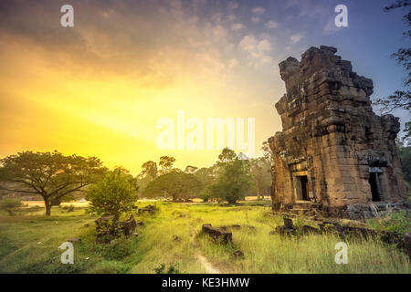 Temple d'Angkor Wat au Cambodge est le plus grand monument religieux au monde et un complexe au patrimoine mondial, inscrites sur la herita Banque D'Images