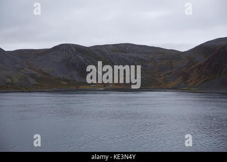 Honningsvag, Norvège. 18 Oct, 2017. Ciel gris sur Honningsvåg, la Norvège. Credit : Keith Larby/Alamy Live News Banque D'Images