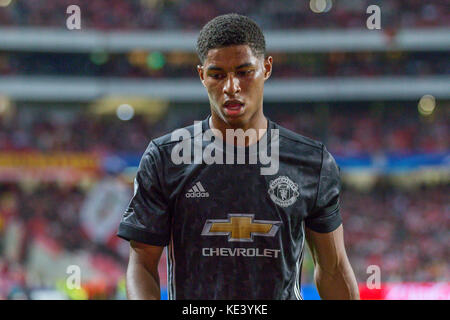 Lisbonne, Portugal. 18 oct, 2017 18 octobre 2017.. Lisbonne, Portugal manchester. unitedõs avant d'angleterre marcus rashford (19) au cours de la partie de la 3e ronde de la Ligue des champions, groupe a, SL Benfica v Manchester United FC Crédit : Alexandre de Sousa/Alamy live news Banque D'Images