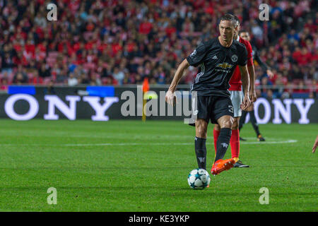 Lisbonne, Portugal. 18 oct, 2017 18 octobre 2017.. Lisbonne, Portugal. unitedõs manchester rugby à Serbie nemanja matic (31) au cours de la partie de la 3e ronde de la Ligue des champions, groupe a, SL Benfica v Manchester United FC Crédit : Alexandre de Sousa/Alamy live news Banque D'Images