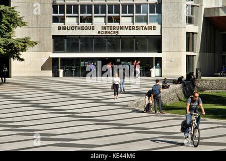 Illustration de l'Université de Grenoble-Alpes (UGA) et du campus universitaire. Banque D'Images