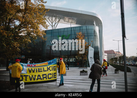 Wroclaw, Pologne, le 18 octobre 2017 : premier jour du nouveau centre commercial wroclavia à Wroclaw, Pologne Banque D'Images