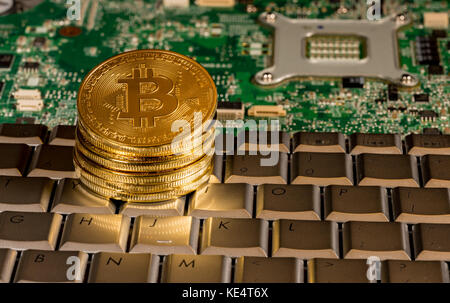 Le Bitcoin un clavier avec circuit imprimé Banque D'Images