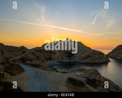 Vue aérienne de la pietra phare au coucher du soleil, l'Île-rousse, l'île rouge Corse, Corse, France Banque D'Images