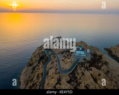 Vue aérienne de la pietra phare au coucher du soleil, l'Île-rousse, l'île rouge Corse, Corse, France Banque D'Images