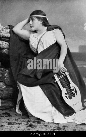 Gabrielle Krauss dans rôle de Sapho avec lyre. La soprano autrichienne 24 mars 1842 - 6 janvier 1906. L'opéra de Jules Massenet sur livret d'Henri Cain et Arthur Bernède, basé sur le roman Sapho par Alphonse Daudet. Banque D'Images