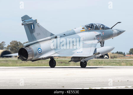 Hellenic Air Force Mirage 2000-5BG débarquant à la base aérienne d'Andravida, Grèce. Banque D'Images