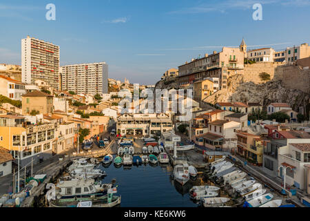 Marseille, France - 02 octobre 2017 : le vallon des Auffes - un petit havre de pêche traditionnels Banque D'Images