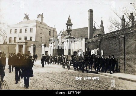 Les portes de l'arsenal de Woolwich, ca 1900 Banque D'Images