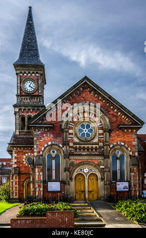 L'ancien syndicat Workhouse Chapelle dans le parc de St James's Hospital à Londres a été construit en 1861 dans le cadre de l'original des bâtiments workhouse Banque D'Images