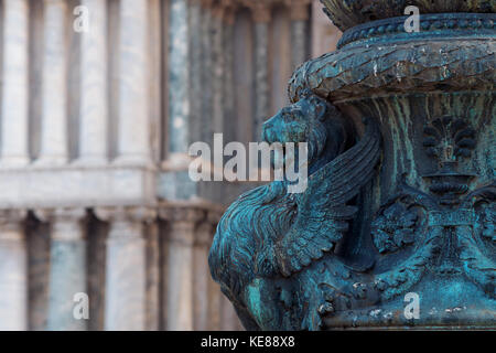 Lion de Venise sur les bas-reliefs sur les rues Banque D'Images