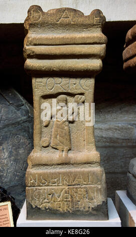 Autel dédié à la déesse romaine Fortuna par Venenus Conservatrix, Clayton Museum, Fort romain de Chesters (Cilurnum), mur d'Hadrien, England, UK Banque D'Images