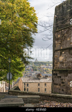 Vue du château de Lancaster et l'Église Priorale sur la ville en direction de l'Ashton Memorial Lancaster Banque D'Images