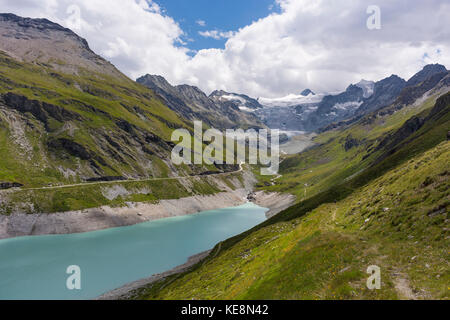 La vallée de Moiry, Suisse - Lac et glacier de Moiry paysage de montagne, dans les Alpes Pennines dans le canton du Valais. Banque D'Images