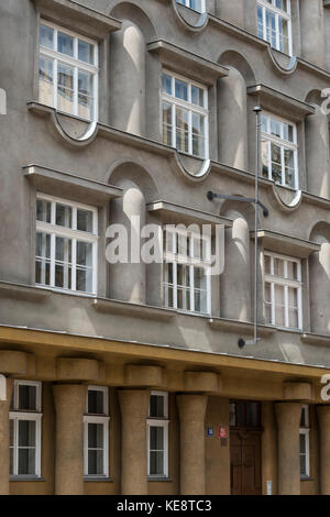 Prague. République tchèque. Coopérative des enseignants immeuble à appartements. Rondo-l'architecture cubiste, conçu par l'architecte tchèque Otakar Novotný, 1923-1924. Banque D'Images