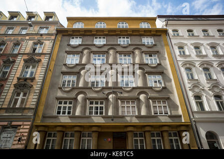 Prague. République tchèque. Coopérative des enseignants immeuble à appartements. Rondo-l'architecture cubiste, conçu par l'architecte tchèque Otakar Novotný, 1923-1924. Banque D'Images