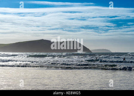 Point de pas-à-pas en silhouette de plage de polzeath Banque D'Images