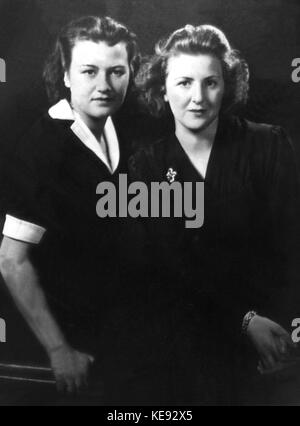 La compagne de vie d'Hitler Eva Braun (R) et sa sœur Gretl dans un enregistrement contemporain. Non daté | utilisation dans le monde entier Banque D'Images