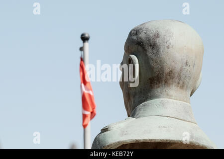 Buste d'une statue de Mustafa Kemal Atatürk, fondateur de la République turque, sert les soldats turcs' Memorial, monument, érigé en octobre 2002, député Banque D'Images