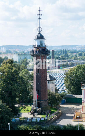 Les touristes sur Novy Port Phare Gdansk Banque D'Images