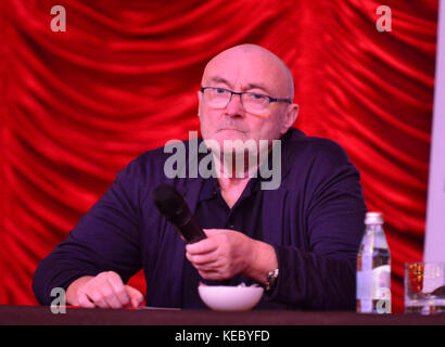 Miami Beach, Floride, États-Unis. 18 octobre 2017. Phil Collins participe à la conférence de presse Gala Foundation De Little Dreams à l'hôtel Faena le 18 octobre 2017 à Miami Beach, en Floride. Crédit : Mpi10/Media Punch/Alay Live News Banque D'Images