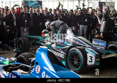 Rome, Italie. 19 oct, 2017. rencontre centre - la nuvola dans Roma - fia formule e - conférence de presse pour 2018 à Rome pour la course du championnat du monde. Rome sera pour la première fois impliqué dans les courses de ville. crédit : riccardo piccioli/Alamy live news Banque D'Images