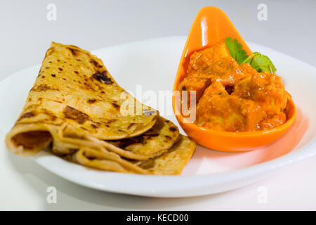 Chappathi/ bhatura / puri avec du poulet et du mouton/poisson Banque D'Images