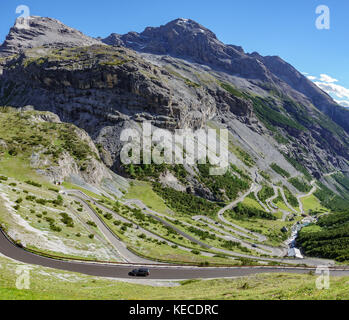 Route de la serpentine dans col du Stelvio de Bormio Banque D'Images