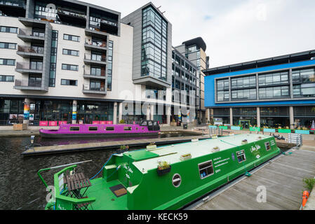 Aménagement de propriétés de Fountainbridge côté canal à Édimbourg, en Écosse, au Royaume-Uni. Banque D'Images