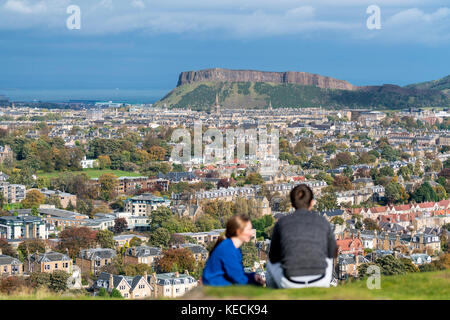 Vue sur Salisbury Crags surplombant Edimbourg, Ecosse, Royaume-Uni Banque D'Images