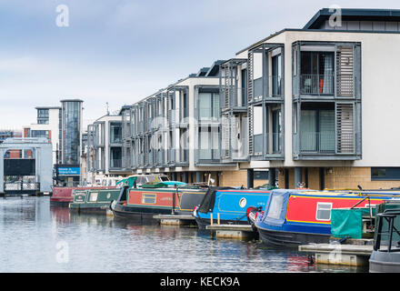 Nouveaux immeubles modernes à côté du canal Union dans le quartier régénéré de Edinburgh Quay à Fountainbridge à Edinburgh, en Écosse, au Royaume-Uni. Banque D'Images