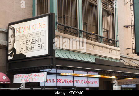 Present Laughter Broadway Theatre NYC marquee Banque D'Images