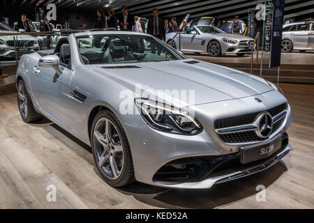 Francfort, Allemagne - Sep 12, 2017 : Mercedes Benz 200 SLC voiture décapotable en vedette à l'IAA Frankfurt Motor Show 2017. Banque D'Images