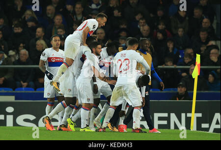 Bertrand Traore, de l'Olympique Lyonnais, célèbre le deuxième but de son équipe lors du match du groupe E de l'UEFA Europa League à Goodison Park, à Liverpool. Banque D'Images